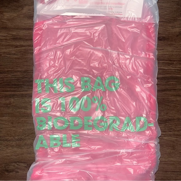 BRAND NEW Reusable Makeup Eraser - Picture 3 of 5